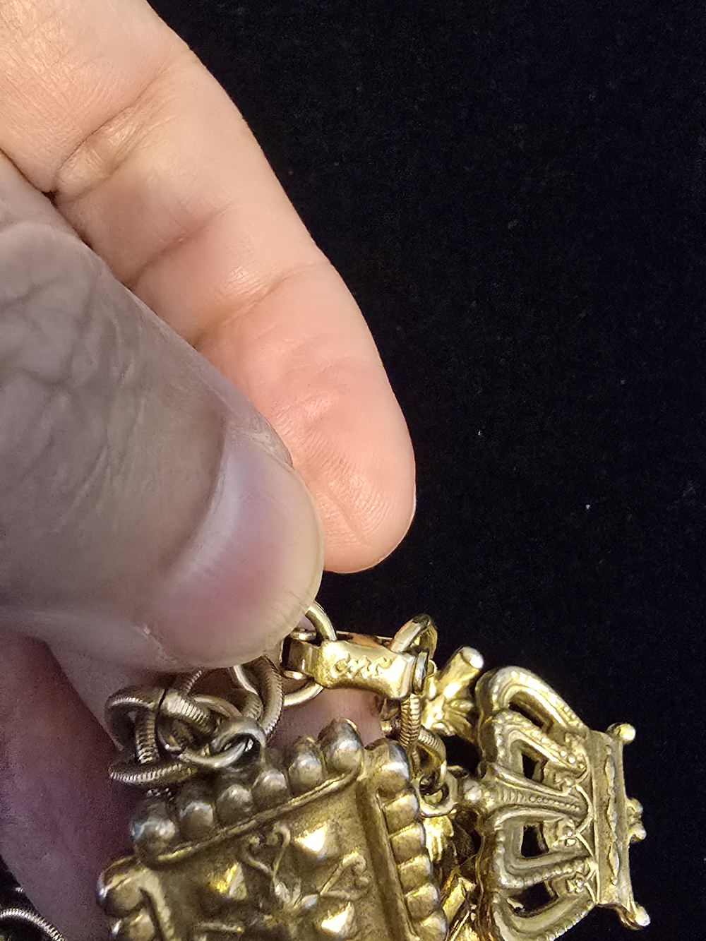 Vintage Coro heraldic charm 1950 To 1960 - Picture 4 of 5